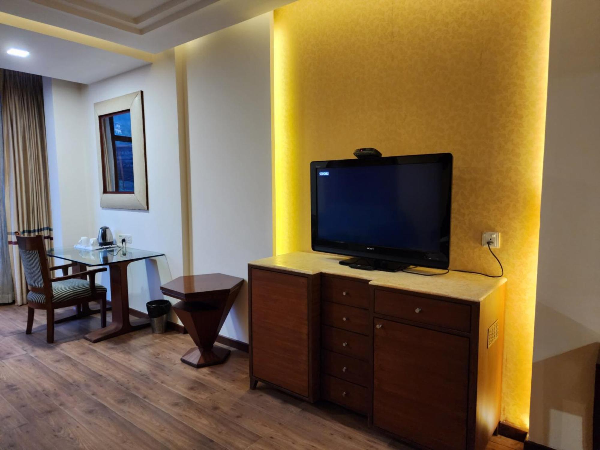 Hotel Royal Ark - קסאולי מראה חיצוני תמונה